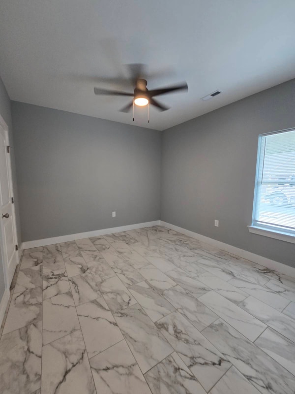 Building Photo - 203 golden embers Ln