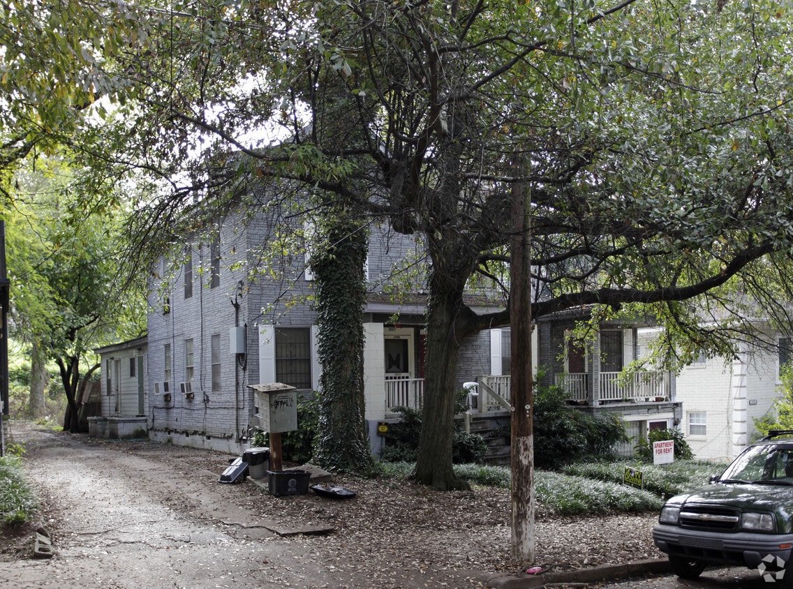 Building Photo - 1099 NE Alta Ave