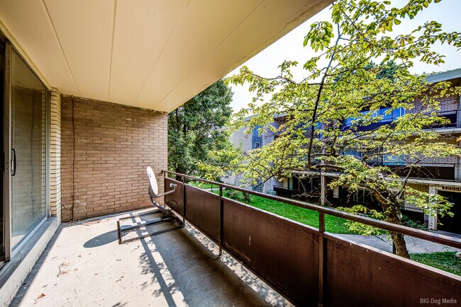 Foto del edificio - 12554 Fairview Ave