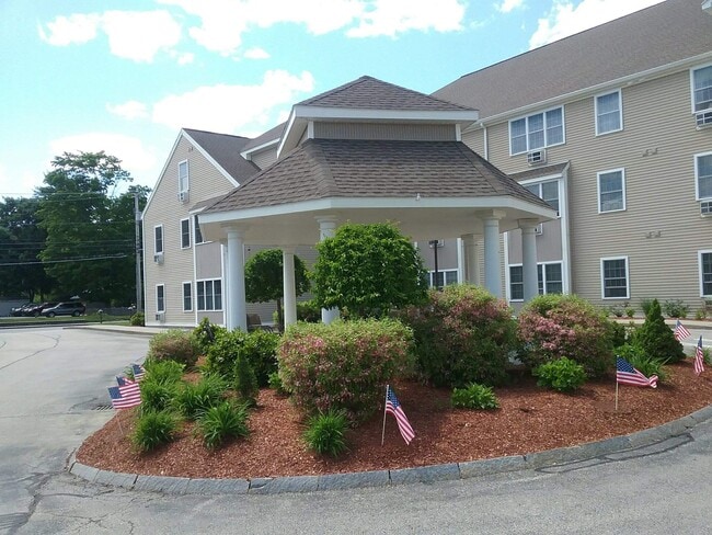 Building Photo - 486 Nashua St