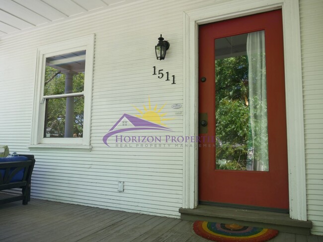 Foto del edificio - Unique 3 Bed 2 Bath 1,359 Sq. Ft. Midtown ...