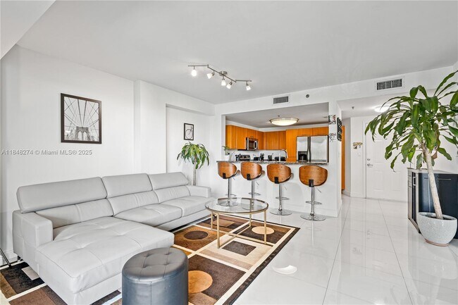 Building Photo - 6362 Collins Ave