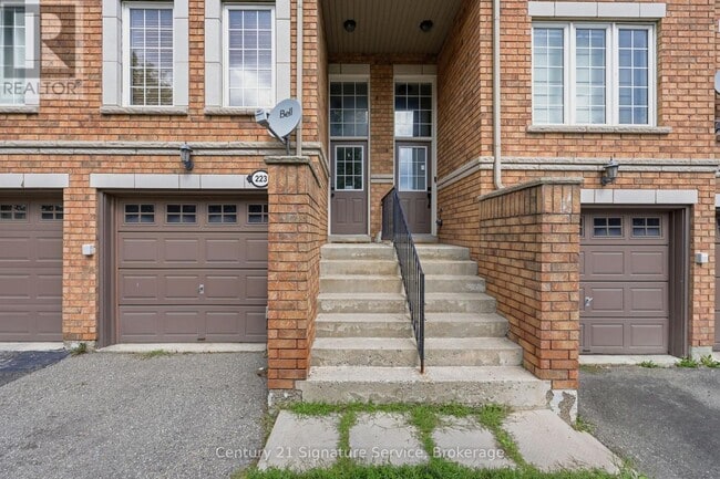 Building Photo - 435 Hensall Cir