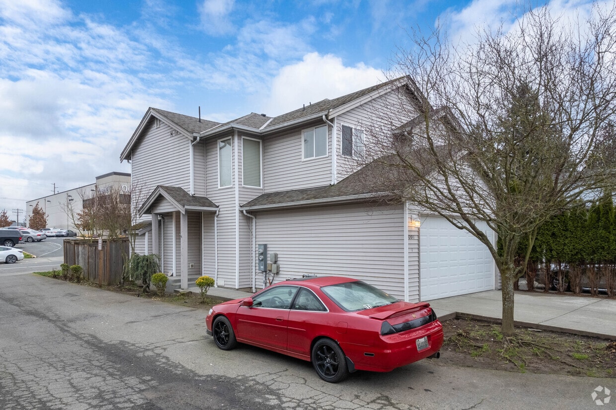 Gibson Road Townhomes Apartments in Everett, WA