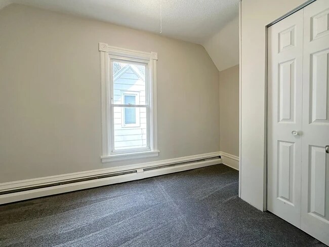 Foto del edificio - 4047 DuPont Ave N