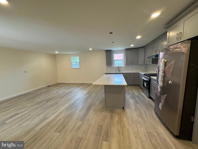 Foto del edificio - 109 E Park Ave