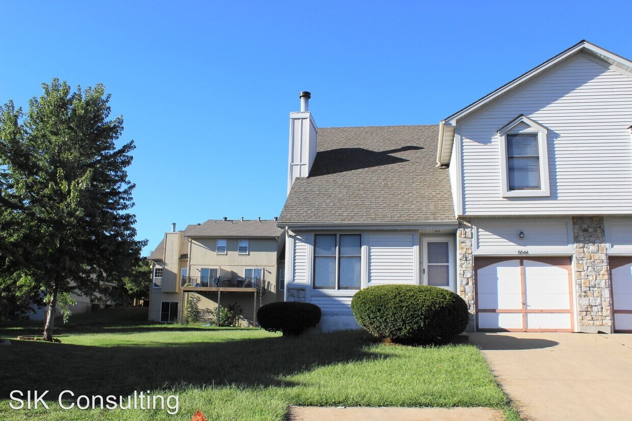 Primary Photo - 3 br, 2.5 bath House - 6644 W 152nd St