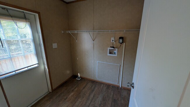 Foto del edificio - 4804 Saint Andrews Chu Rd