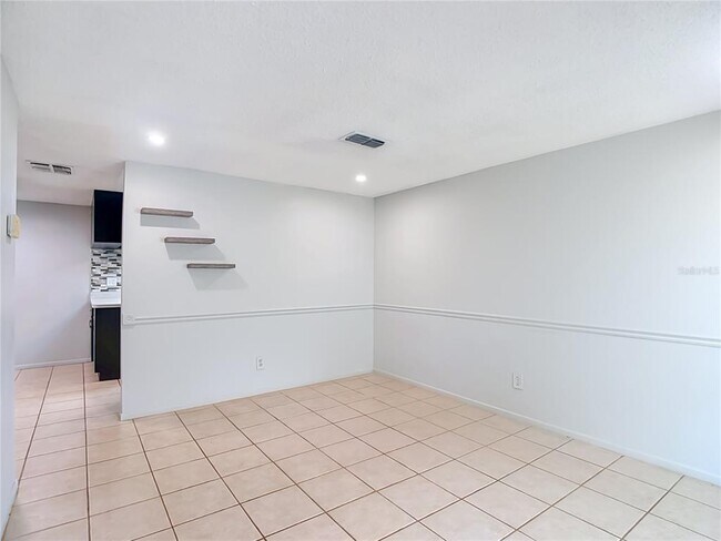 Building Photo - 7916 Woodgrove Cir