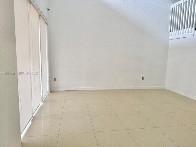 Building Photo - 10802 NW 84th Ln