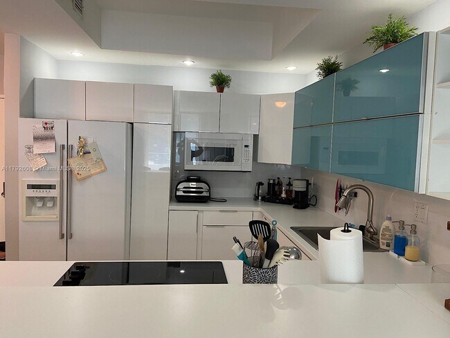 Foto del edificio - 500 Three Islands Boulevard