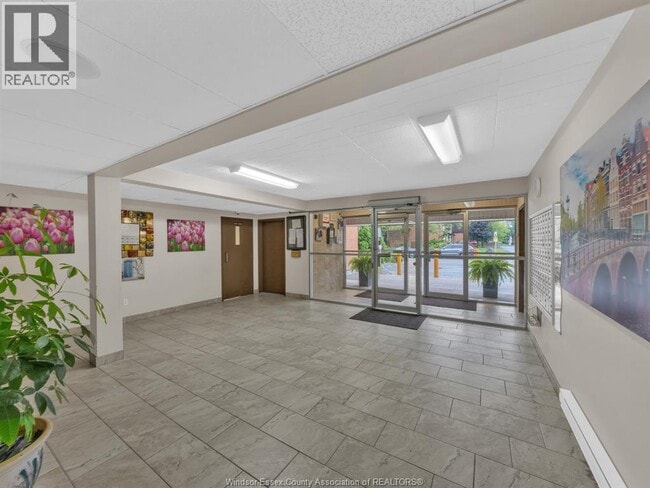 Photo du bâtiment - 6211 Thornberry Crescent
