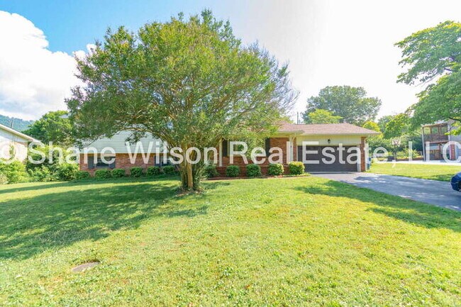 Building Photo - 617 Spring Valley Ln