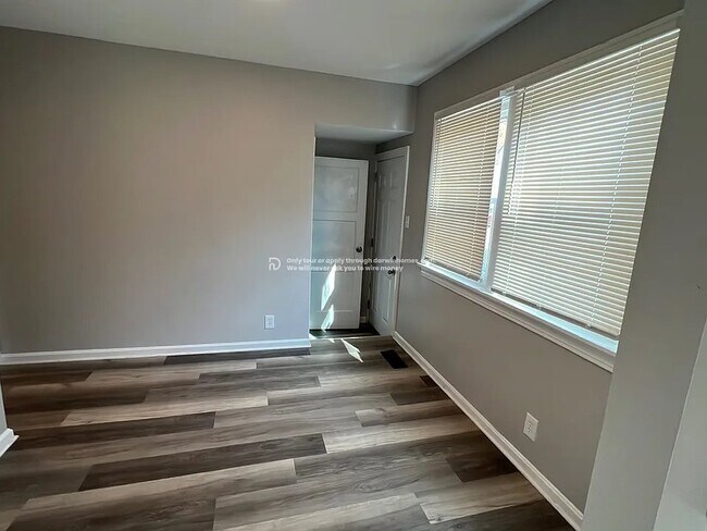 Foto del edificio - 3906 Jewell Ave