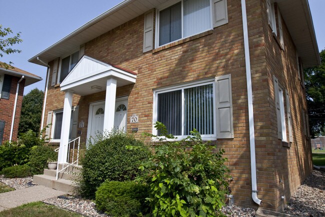 Building Photo - Brentwood Apartments