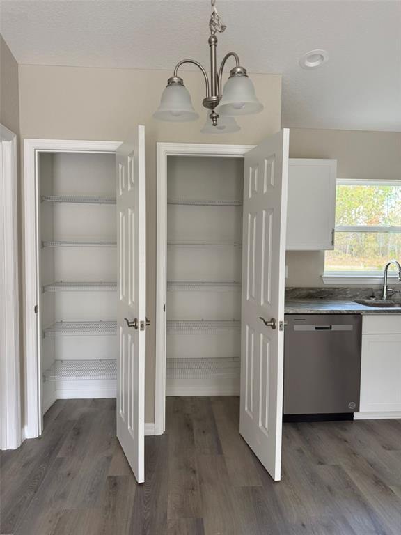 Foto del edificio - 9539 N Travis Dr