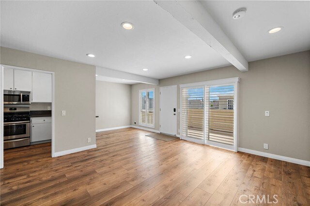 Foto del edificio - 77 Golden Glen St