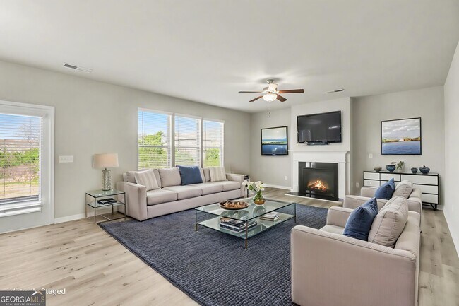 Foto del edificio - 100 McGinnis Cir