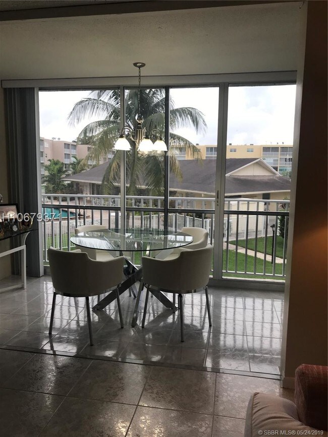 Foto del edificio - 1025 SE 2nd Ave