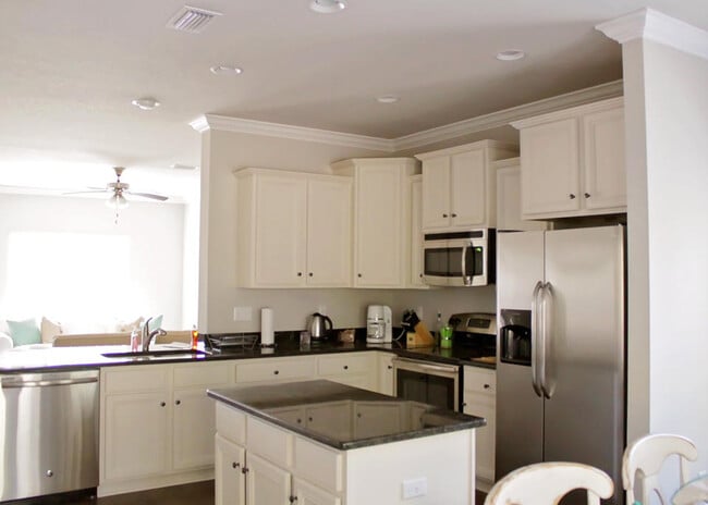 Building Photo - 188 Grayling Way
