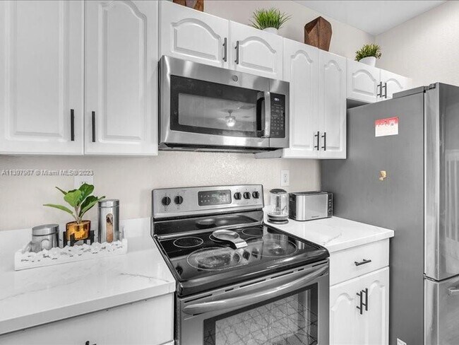 Foto del edificio - 6030 SW 19th St