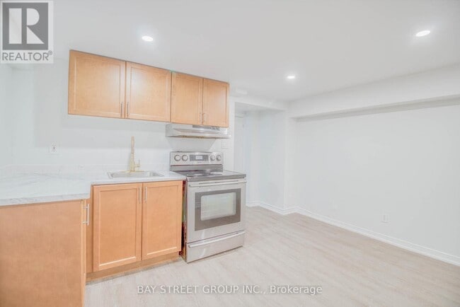 Photo du bâtiment - 65 Davis Rd