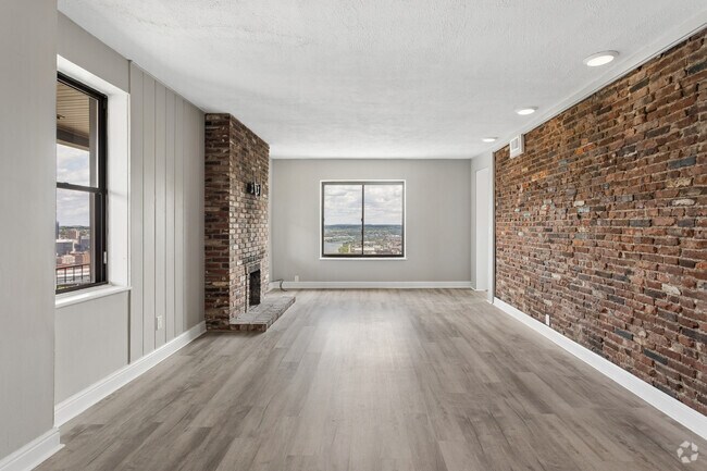 2 habitaciones, 2 baños - 1070 pies cuadrados - Sala de estar - 44 Wyoming Street