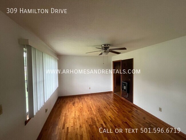 Foto del edificio - 309 Hamilton Dr