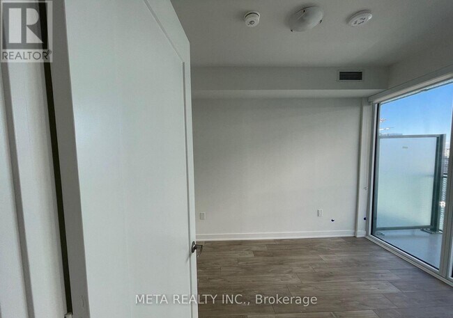 Building Photo - 135-2135 Lower Sherbourne St