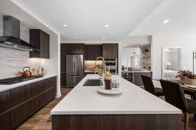 Building Photo - Hanover Preston Hollow