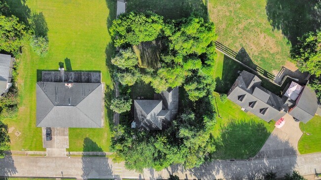 Building Photo - 3211 Carmel Valley Dr
