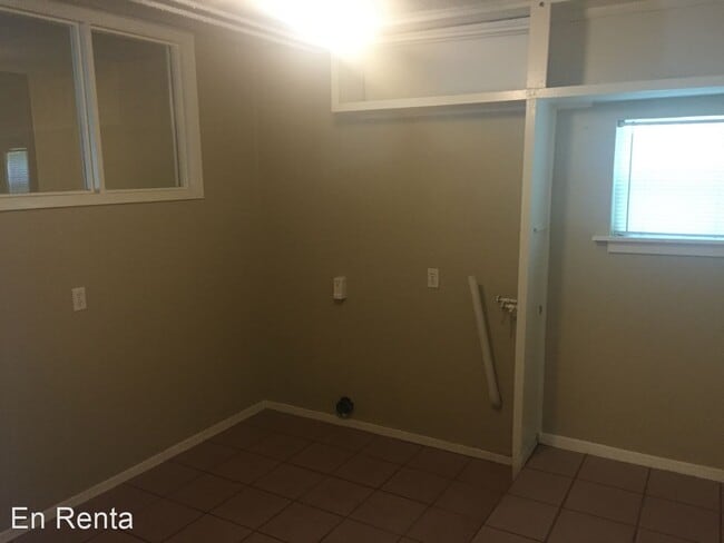 Building Photo - 3 br, 1 bath House - 2824 Birch Park Dr.