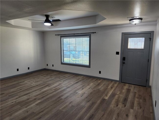 Building Photo - 9 Holly Dr