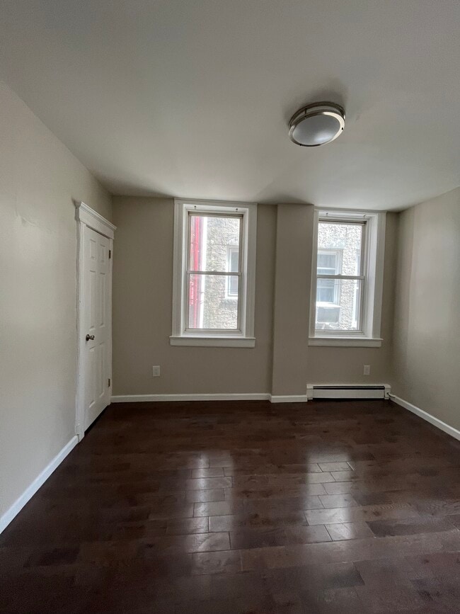 Building Photo - 970 Broadway