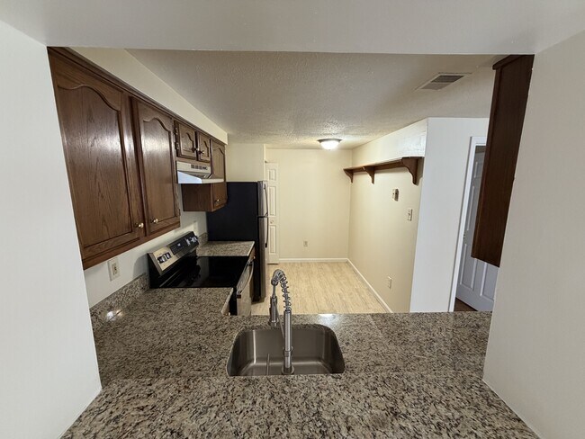 Foto del edificio - 542 Hollyberry Way