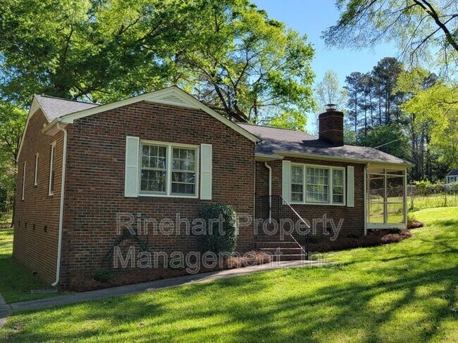 Foto del edificio - 3016 Hilton Rd