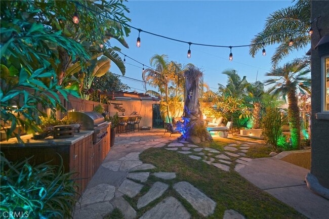 Building Photo - 281 Ledroit St