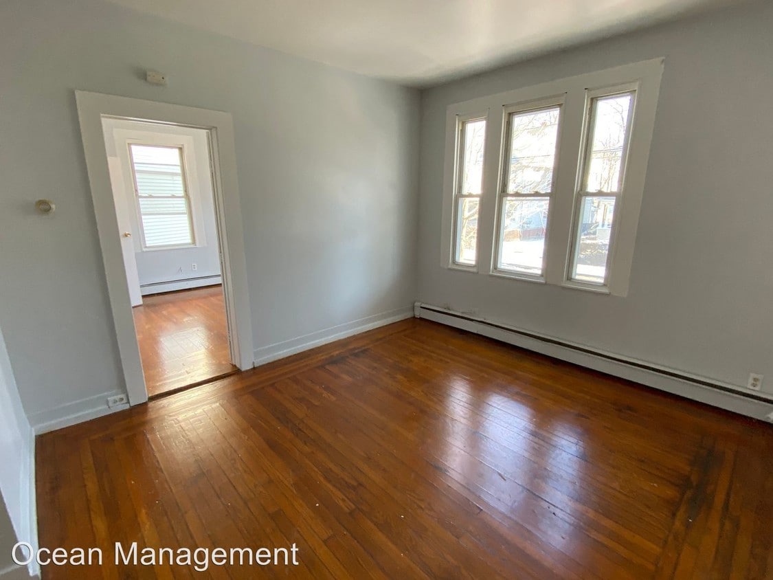 40 Blake St, New Haven, CT 06511 Room for Rent in New Haven, CT