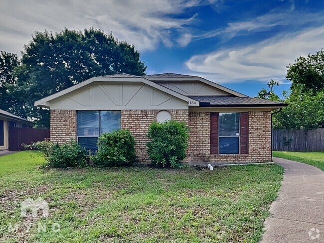 Building Photo - 1134 Hemlock Dr