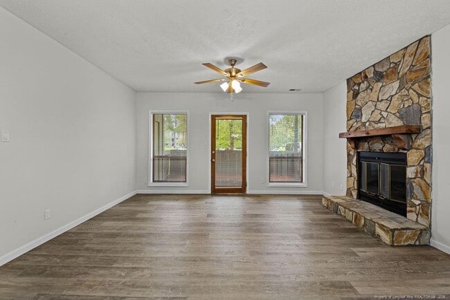 Building Photo - 1865 Tryon Dr