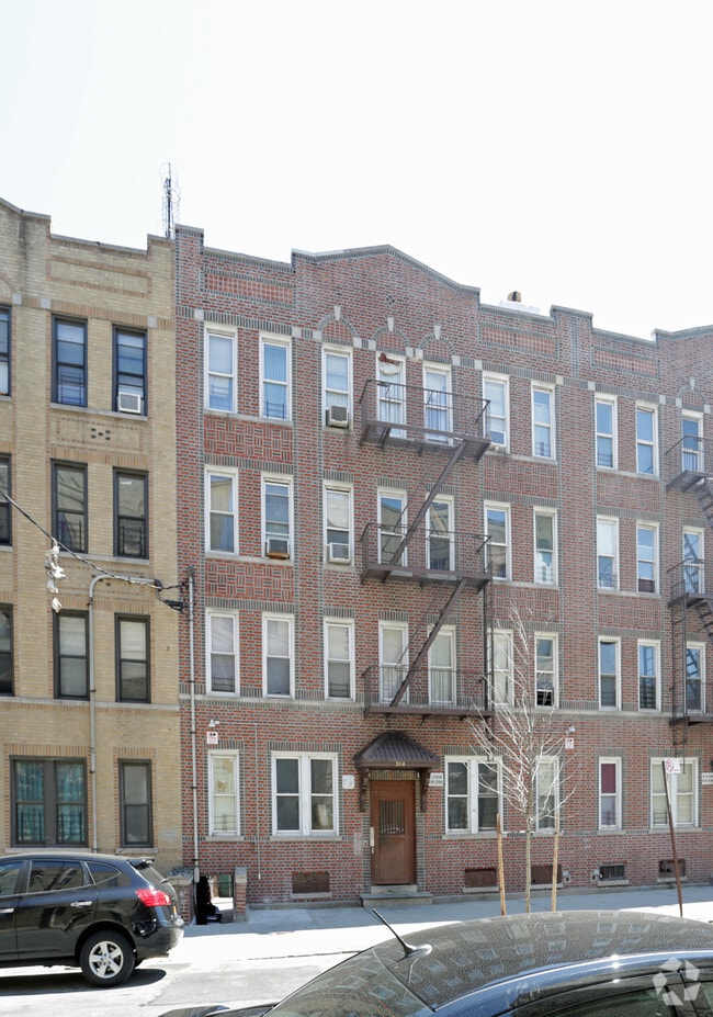 Building Photo - 3014 Holland