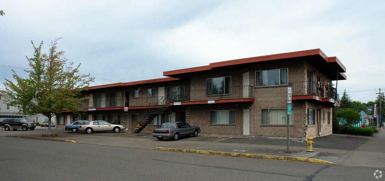 Building Photo - 1715 W 12th Ave