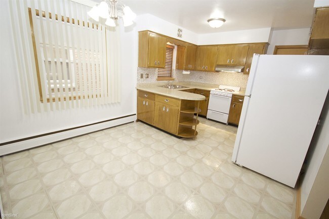 Building Photo - 2545 N 74th Ct