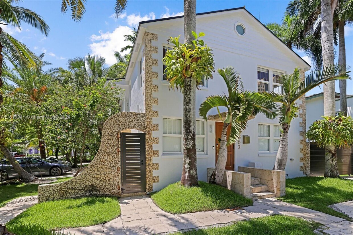 Primary Photo - 2663 Tigertail Ave