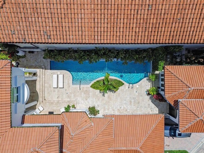 Foto del edificio - 13689 Deering Bay Dr