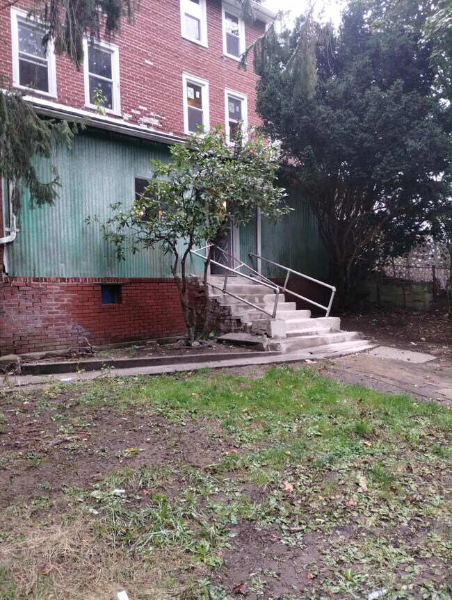 Foto del edificio - 170-172 Market St Cumbola, PA