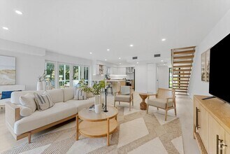 Building Photo - 1013 Bel Air Dr