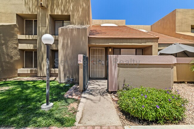 Foto del edificio - 1432 W Emerald Ave