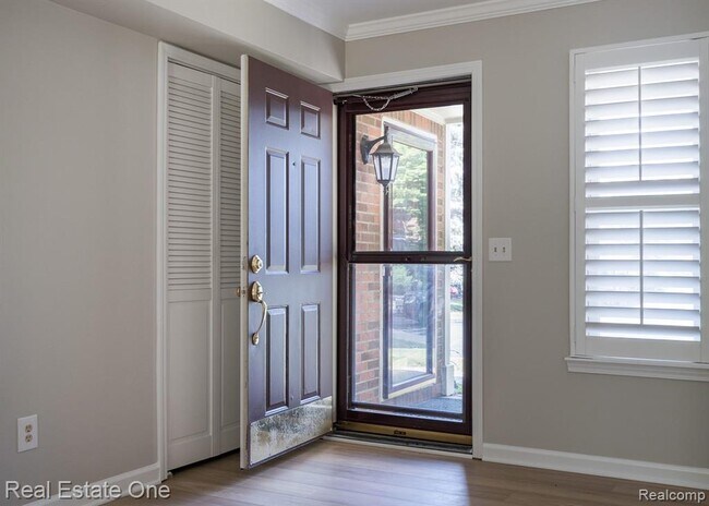 Foto del edificio - 1520 Porter Cir
