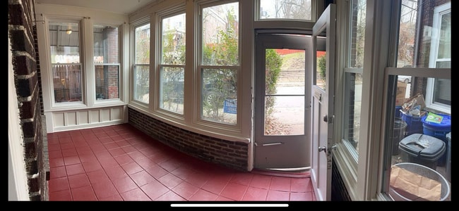 Foto del edificio - East Liberty 2-Bedroom duplex